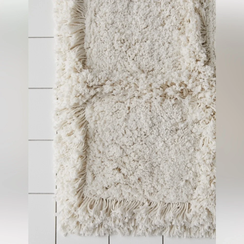 Urban Outfitters Shaggy Grid Bath Mat NWT